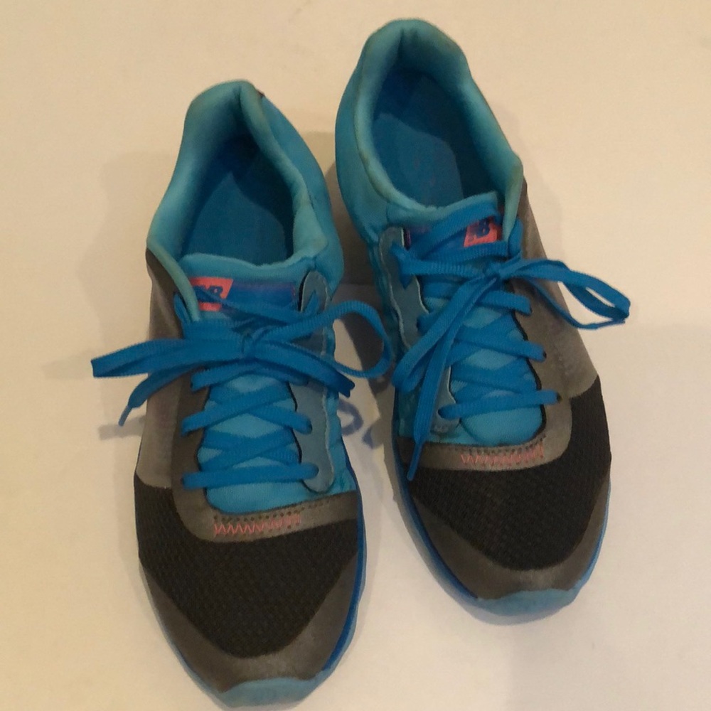 New Balance REVLite tennis shoes. Sz 7-1-2